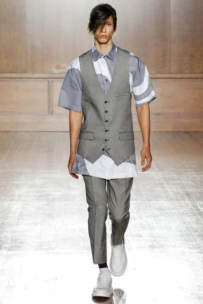 Look 12